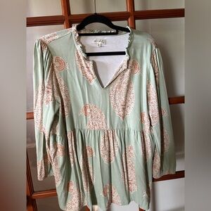 Wonderly green and pink three quarter sleeve top size XL